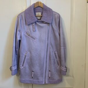 Urban Outfitters Oversized Aviator Jacket
SIZE M COLOR LAVENDER